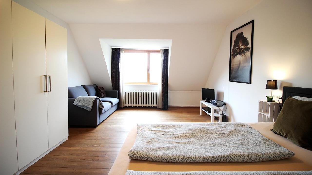 Zentrale Stadtwohnung - Direkt Am Main, Park-Ausblick 维尔茨堡 外观 照片